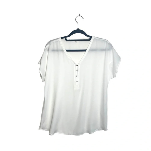 Maurices Solid White Hook & Eye V-neck Short Sleeve Blouse Small Women’s - Picture 2 of 14